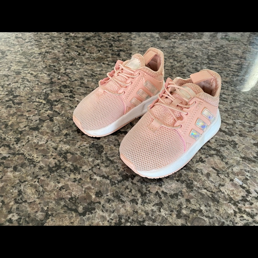 Size 5 toddler adidas sneakers
